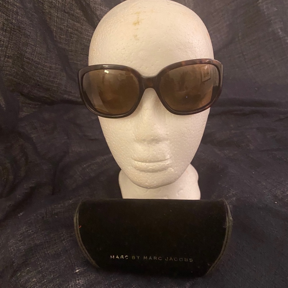 Sunglasses 🕶 - Picture 4 of 4
